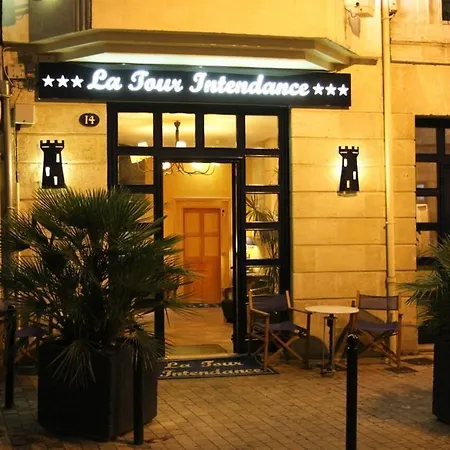 La Tour Intendance מלון 3*