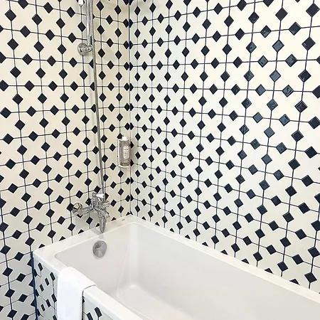 La Tour Intendance فندق