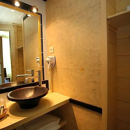 Hotel La Tour Intendance 3*