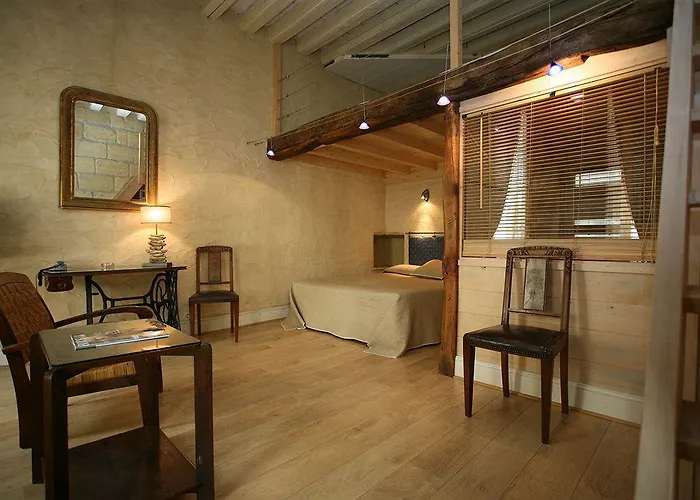 Отель La Tour Intendance