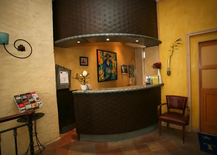 La Tour Intendance 3* Бордо