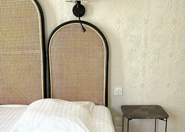 La Tour Intendance Отель