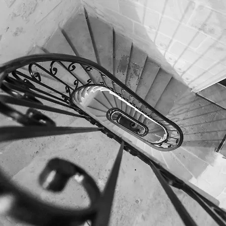 La Tour Intendance Bordeaux