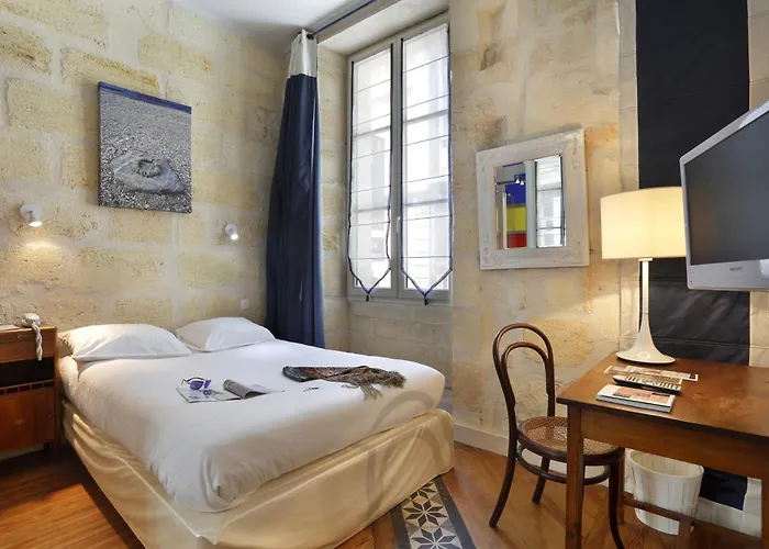 Hotel La Tour Intendance 3*