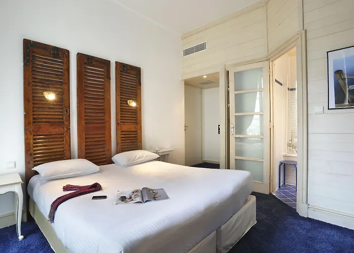 Hotel La Tour Intendance 3*