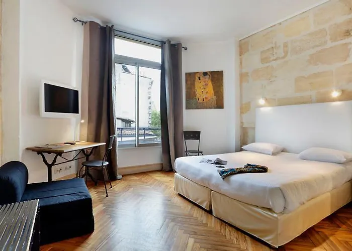 La Tour Intendance Bordeaux